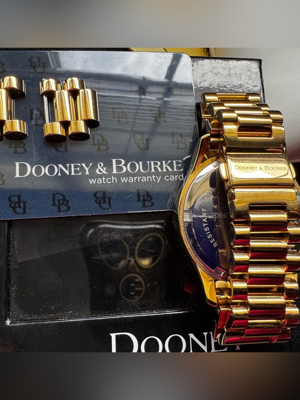 Vintage Dooney & Bourke Gold Tone Watch with Black Mother-of-Pearl Dial - Picture 4 of 6